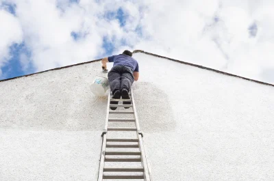 Peinture extérieure à la Guiche — façades et ravalement